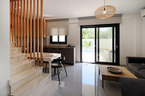 Kitchen or kitchenette, Living room, Seating area, Dining area