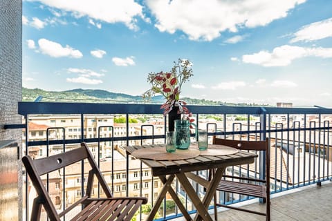 Day, Natural landscape, View (from property/room), Balcony/Terrace, Dining area, Mountain view