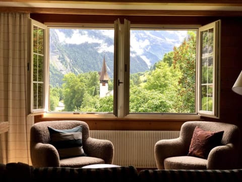 Iconic Valley View Amazing Design King Bed Apartment in Lauterbrunnen