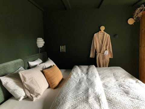 Iconic Valley View Amazing Design King Bed Apartment in Lauterbrunnen