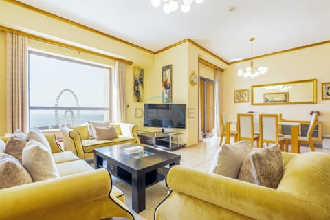 TV and multimedia, Living room, Seating area, Dining area, Landmark view