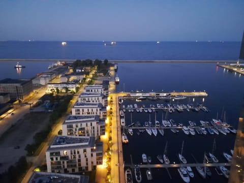Nearby landmark, Night, Neighbourhood, Natural landscape, Bird's eye view, Sea view, Street view, Sports