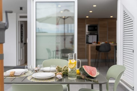 Patio, Dining area