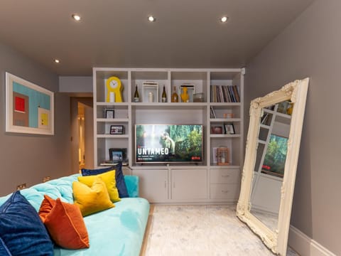 Library, TV and multimedia, Living room, Other, Seating area