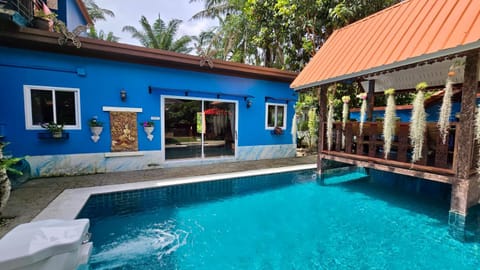 Sky Blue Bungalows Bed and Breakfast in Sala Dan