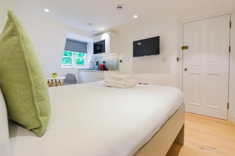TV and multimedia, Kitchen or kitchenette, Photo of the whole room
