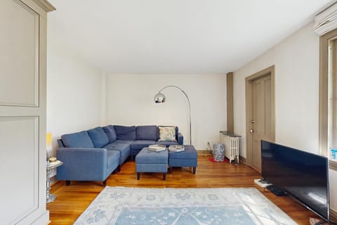 Kingdom Valley Farmhouse House in Chester