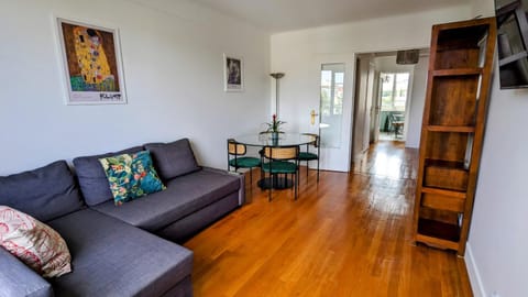 Apt 2 pièces, 2 lits, à 15' Paris centre, 30' Disney Apartment in Vincennes