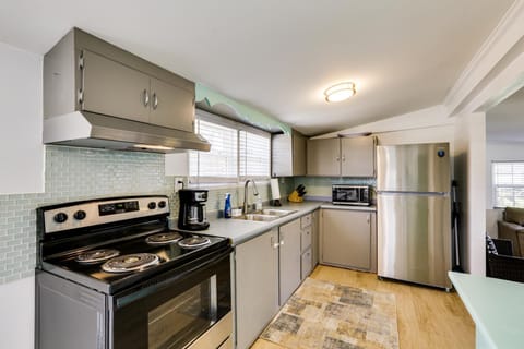 Walk to Pier and River Dtwn Steinhatchee Escape! House in Florida