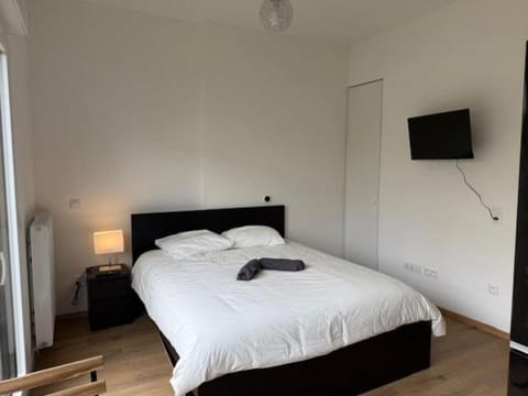 Studio, private garden in Malakoff Apartment in Malakoff