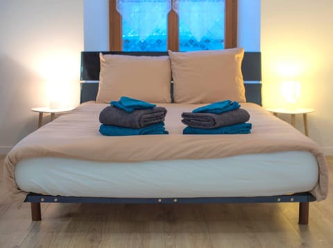 Bed, Night, heating, heating, acessibility
