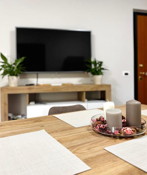 TV and multimedia, Dining area