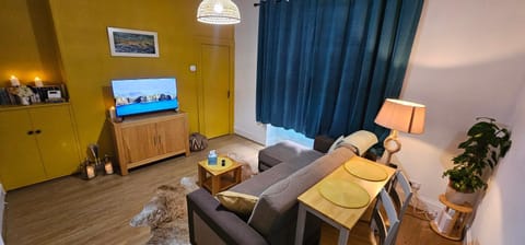 Communal lounge/ TV room, TV and multimedia, Seating area, Dining area