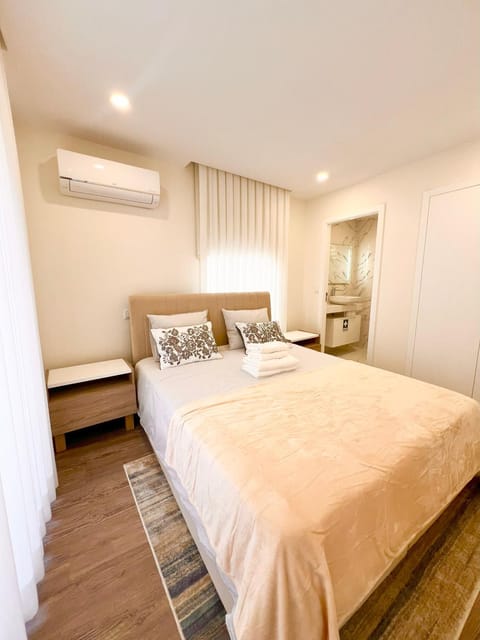 Bed, Bedroom, air conditioner
