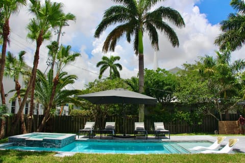 Garden, Hot Tub, Pool view, Swimming pool, Swimming pool, sunbed