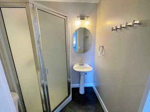 Lake Chelan Manor Room #4 Hotel in Chelan (In Town)