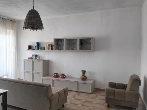 Communal lounge/ TV room, Living room, Dining area