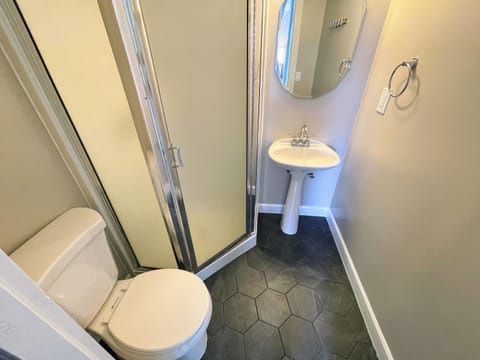 Lake Chelan Manor Room #5 Hotel in Chelan (In Town)