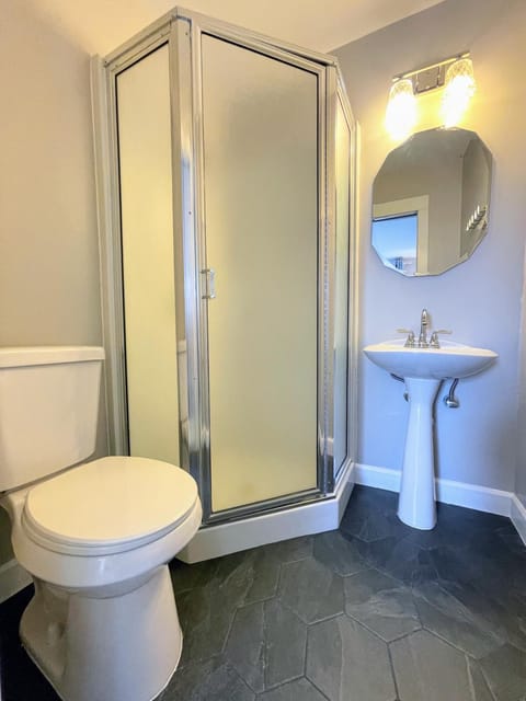 Lake Chelan Manor Room #5 Hotel in Chelan (In Town)