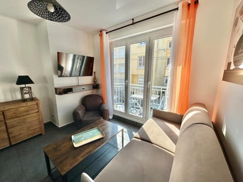 TV and multimedia, Balcony/Terrace, Living room