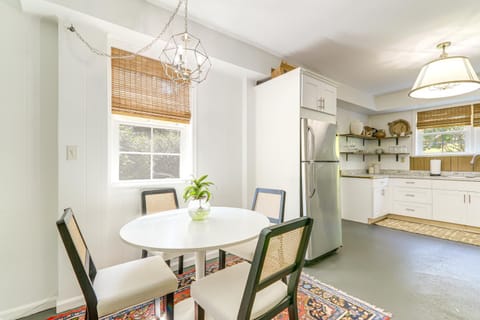 4 Mi to UGA Bright and Airy Athens Apartment! Apartment in Athens