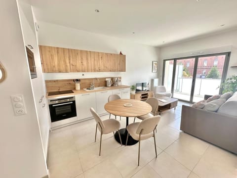 Kitchen or kitchenette, Living room, Dining area