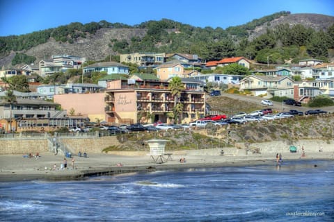 Property building, View (from property/room), City view, Sea view, Street view