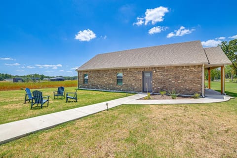 1 Mi to Lake Texoma Expansive Outdoorsy Escape! House in Lake Texoma