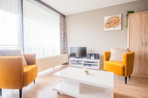 TV and multimedia, Seating area