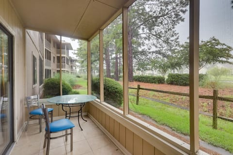 5 Mi to Cherry Grove Beach Dog-Friendly Condo! Apartment in Little River