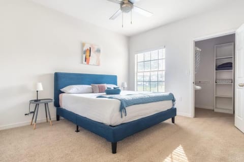 Boulevard Stays Comfy King 1BR Pool Gym & Free Parking 05 Apartment in Irving