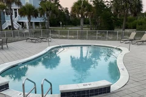 NEW Forgotten Coast Cottage Beach River Town House in Carrabelle