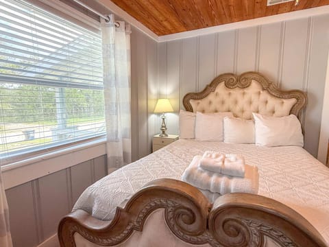 Pet Friendly Sleeps 9 Golf Cart Hot Tub - Weekly Discounts House in Saint George Island