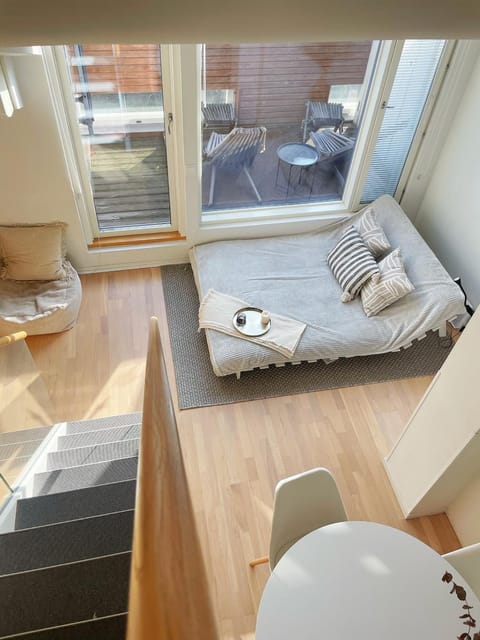 Heart of Helsinki, new loft,walk everywhere, balcony, 1 beds and 1 sofa bed, tram to central railway 100m, walk central railway 20 mins Apartment in Finland