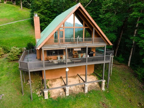 Property building, Natural landscape, Balcony/Terrace