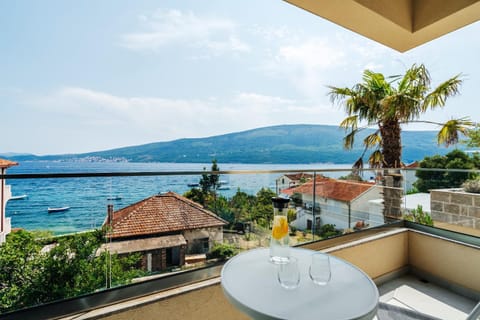 Patio, Day, Natural landscape, View (from property/room), Balcony/Terrace, Mountain view, Sea view