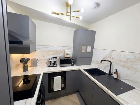 Kitchen or kitchenette, kitchen, kitchen