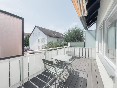 Property building, Patio, Day, View (from property/room), Balcony/Terrace, Dining area