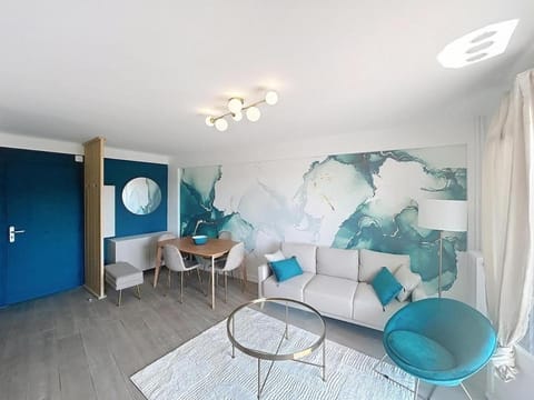 Beautiful 4 rooms sea airport Apartment in Nice