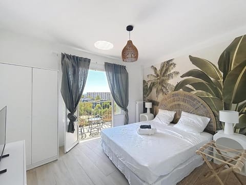 Beautiful 4 rooms sea airport Apartment in Nice