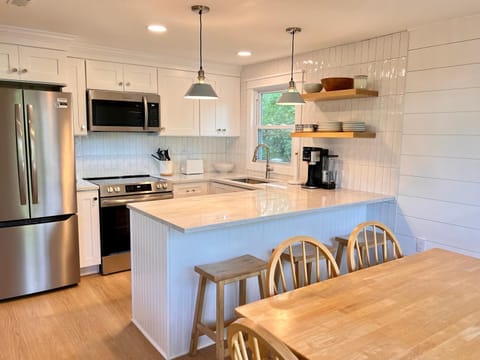 Kitchen or kitchenette, dishwasher, oven, pet friendly, stove, toaster