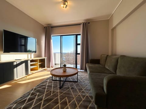 TV and multimedia, Living room, Seating area, Evening entertainment