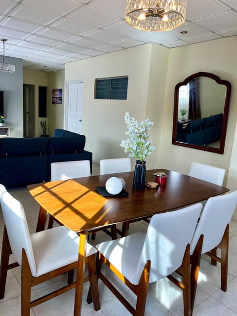 TV and multimedia, Living room, Dining area
