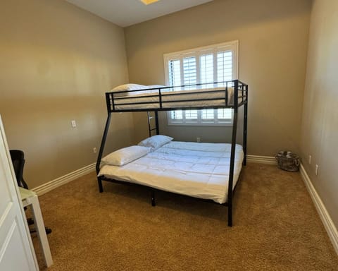 Bed, Bedroom, bunk bed