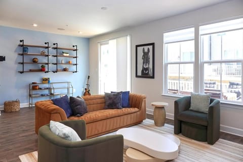 Living room, Seating area