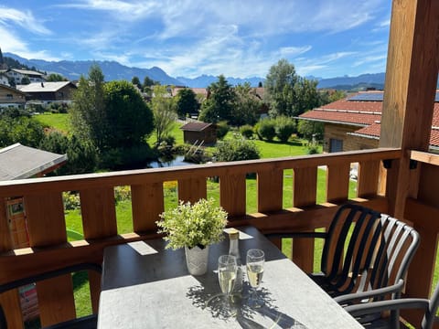 Natural landscape, View (from property/room), Balcony/Terrace, Seating area, Dining area, Mountain view