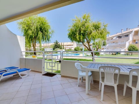 Balcony/Terrace, Pool view, sunbed