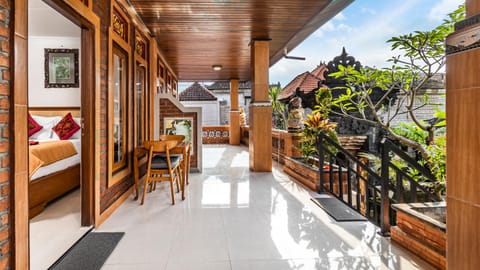 Patio, Day, Garden, View (from property/room), Balcony/Terrace, Balcony/Terrace, Dining area, Garden view