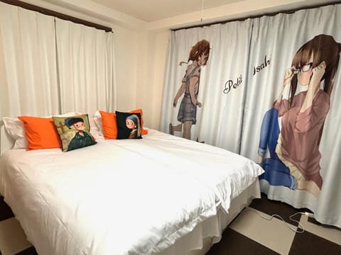 Photo of the whole room, Bedroom