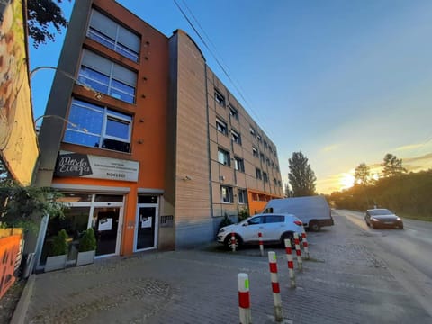 Property building, Street view, Parking